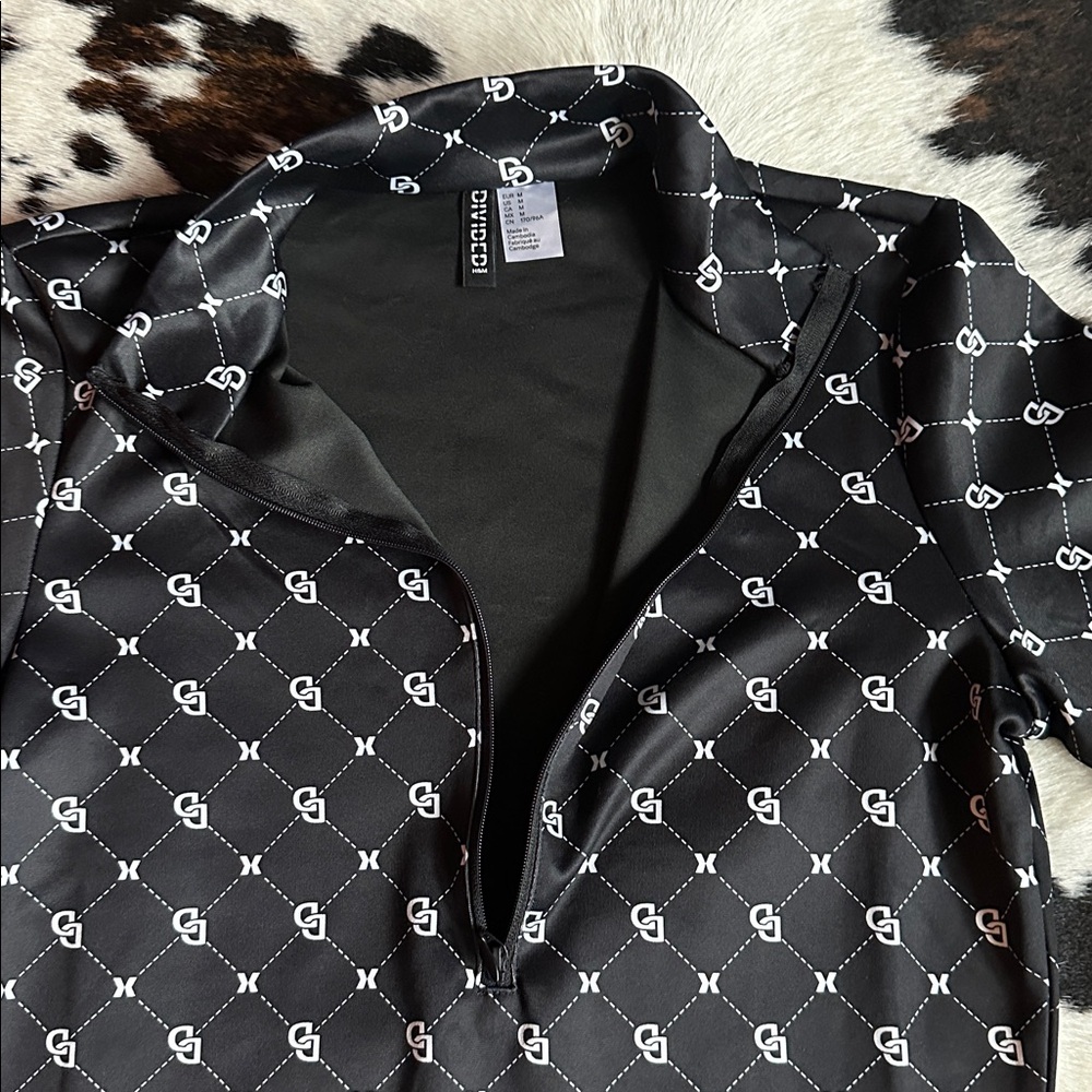Y2K Divided by H&M Black and White Patterned Bodycon Long Sleeve Mini Dress - Picture 3 of 10